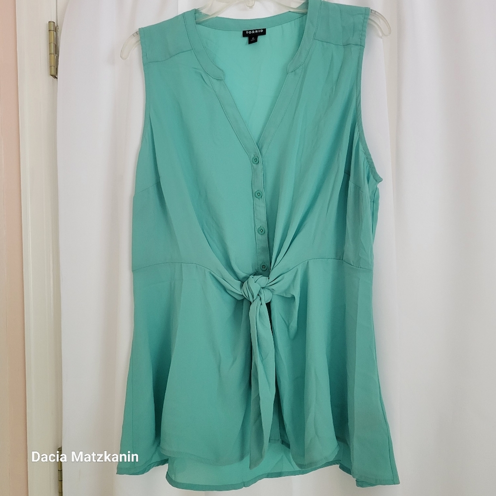 Torrid Summer Top w/Tie